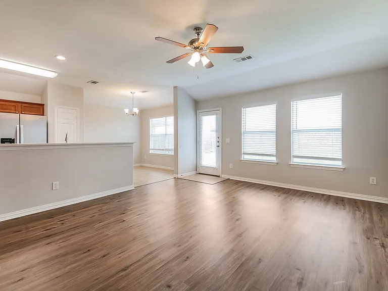 713 Cedar Cove Dr — Photo 4