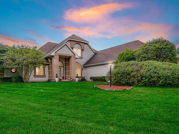 39863 N Mauser Dr, Wadsworth, IL 60083