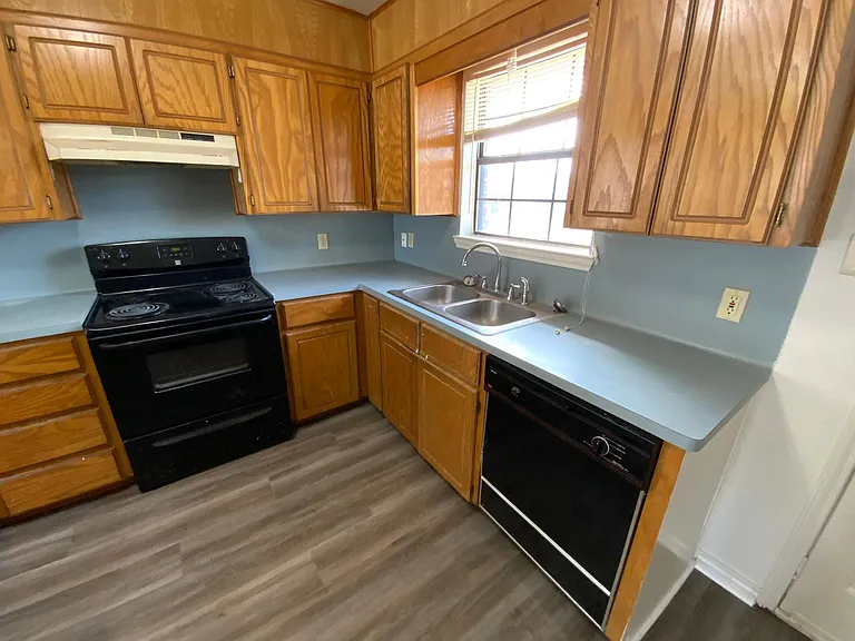 103 Valley Cir #B — Photo 10