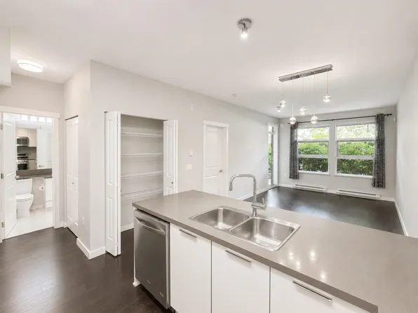 607 Cottonwood Ave #108, Coquitlam, BC V3J 0H1
