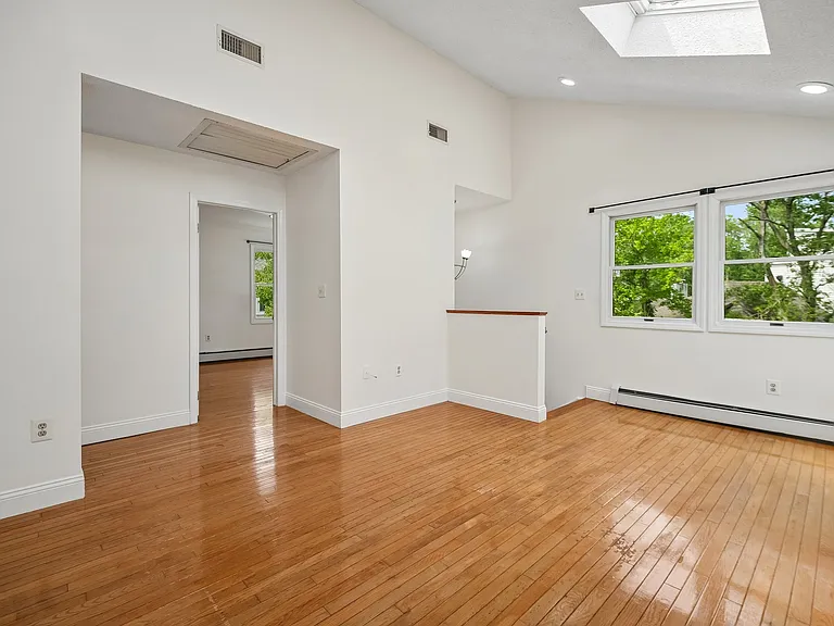 66 W Hobart Gap Rd — Photo 25
