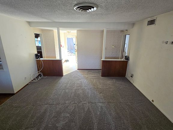 4th image of 869 Dallas Ave
