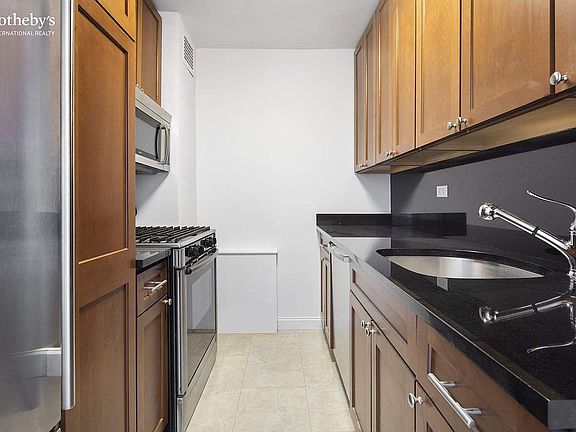 5th image of 400 Central Park W APT 8V