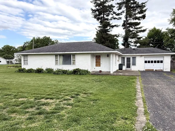 312 E Main St, Farmersburg, IN 47850