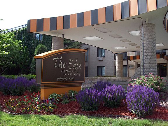 The Edge of Uptown Apartments ; St. Louis Park, MN