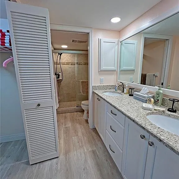 15400 Cedarwood Ln #102 — Photo 16