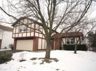 1179 Spring Valley Dr, Carol Stream, IL 60188