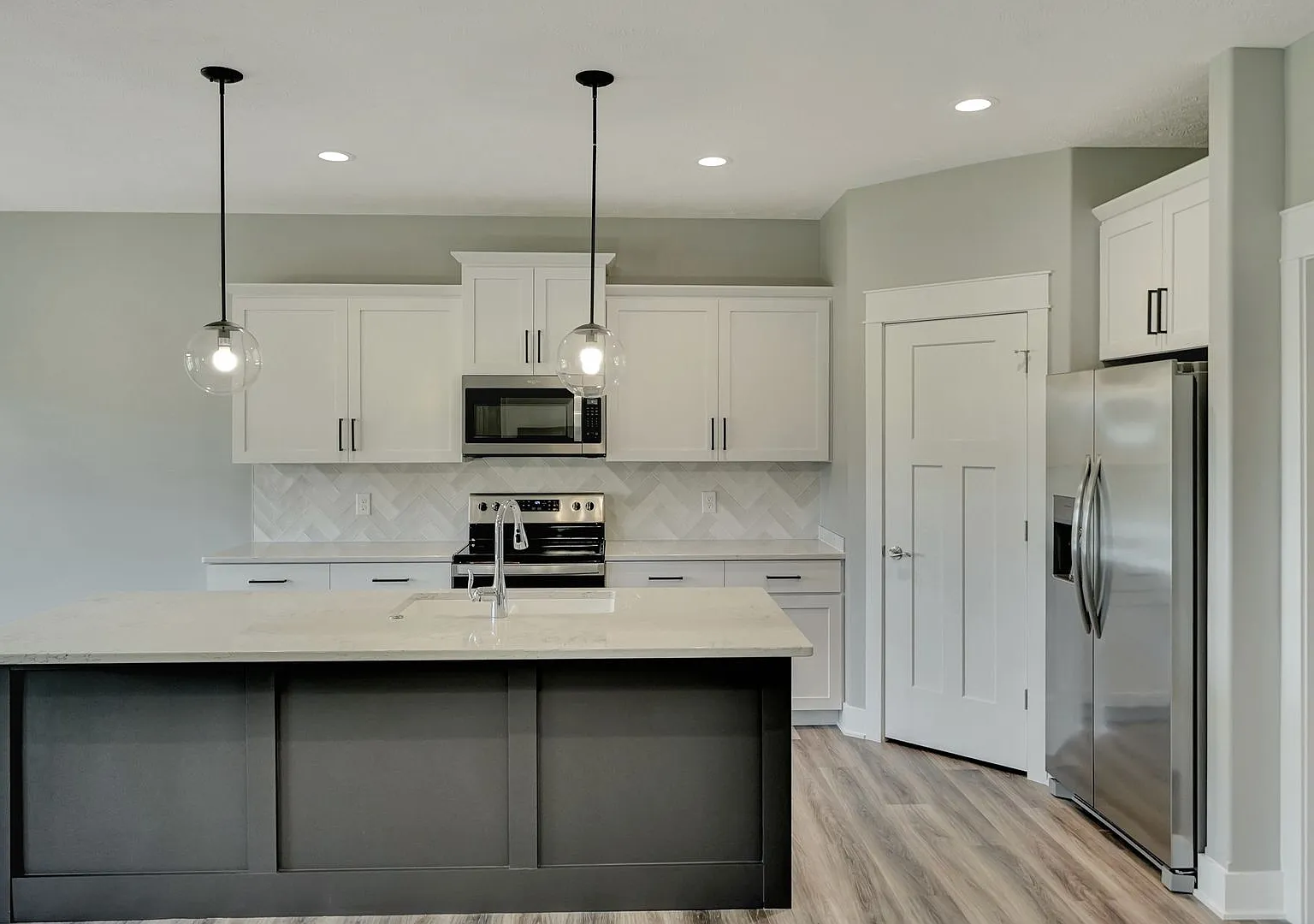 Luxury Townhome — Photo 3