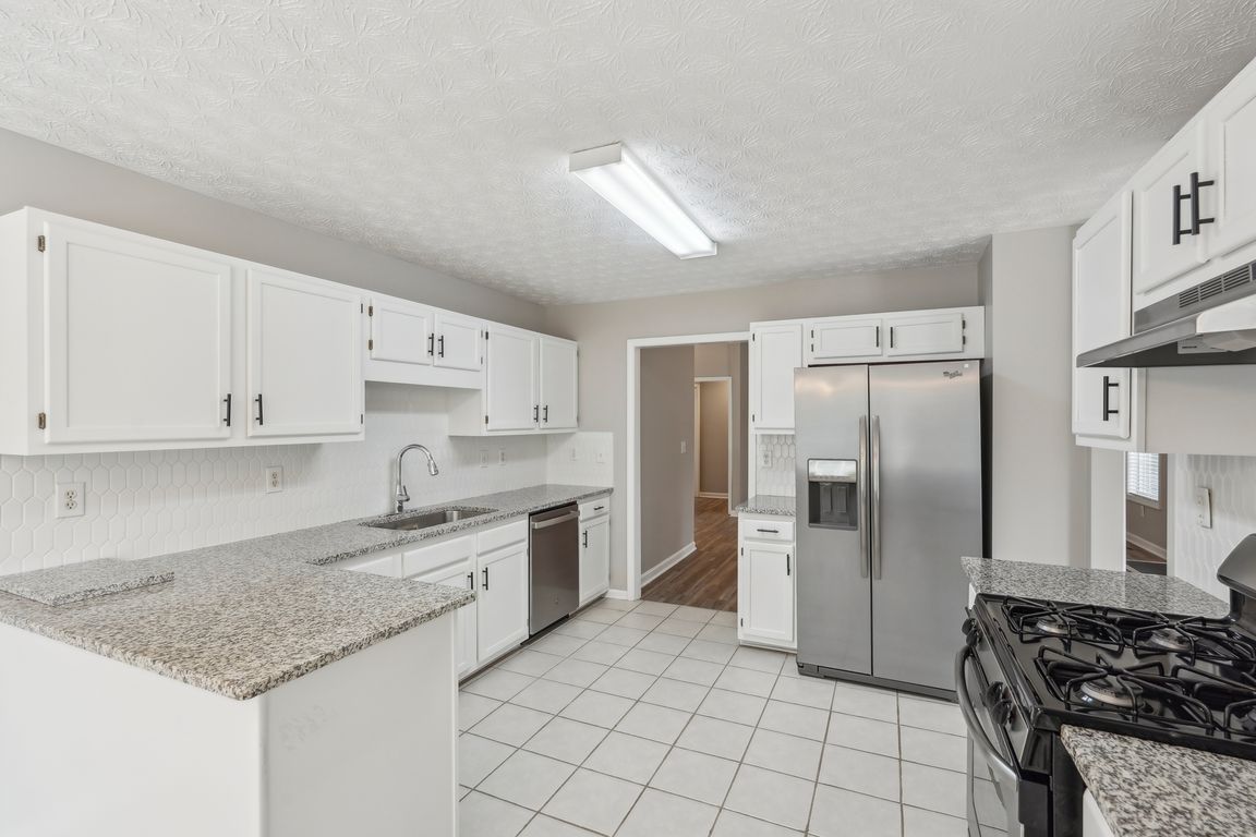 Greentree Ct-3105-020.jpg