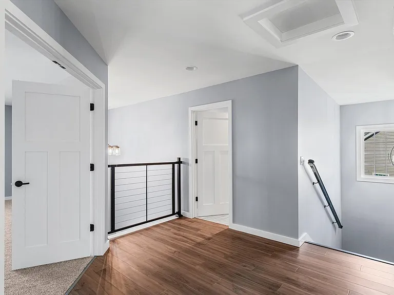 1306 Roberto Rd — Photo 21