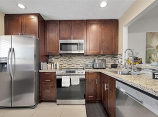 9539 Boca Cove Cir APT 111, Boca Raton, FL 33428