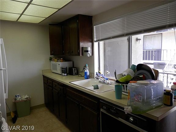 2nd image of 1420 Vegas Valley Dr APT 22