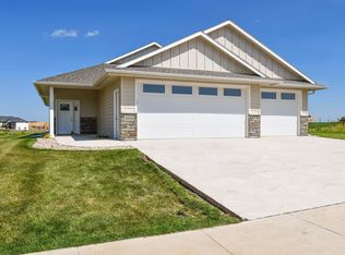 1600 N Marlowe Ave, Sioux Falls, SD 57110
