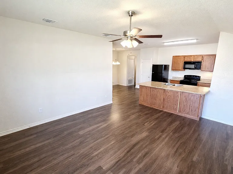 3109 Ochiltree Dr #B — Photo 3