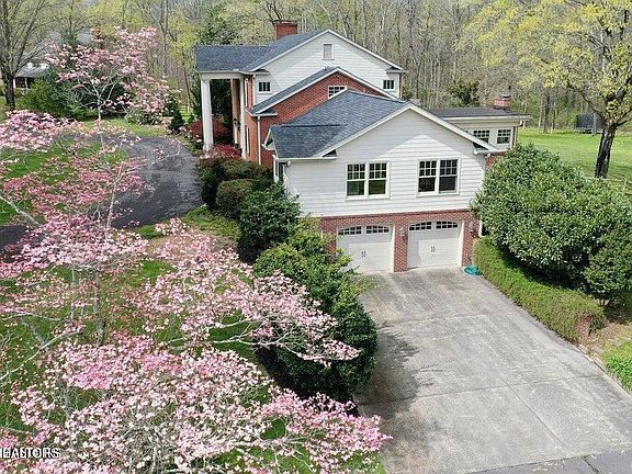 5th image of 1800 Wilkinson Pike