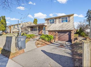 1945 Grimes Golden Dr, Toledo, OH 43611