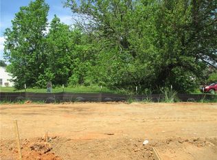 3813 Holts Chapel Rd, Greensboro, NC 27401