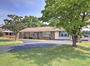 1050 Ladd Rd, Waynesboro, VA 22980