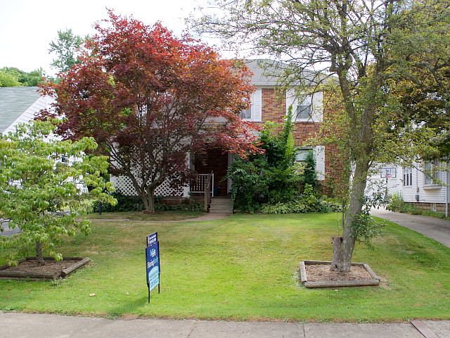 1st image of 93 Glenwood Blvd