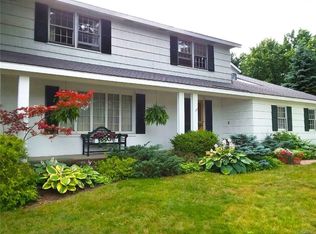 110 Draycott Rd, Fayetteville, NY 13066