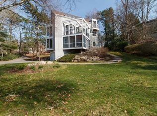 10 Ridgeview Dr, Falmouth, MA 02540