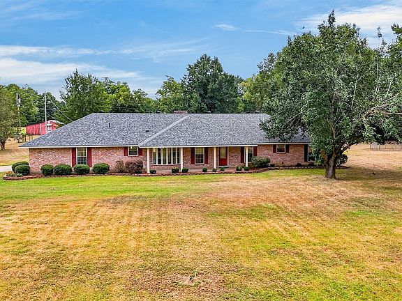 2nd image of 10610 Twin Oaks Rd