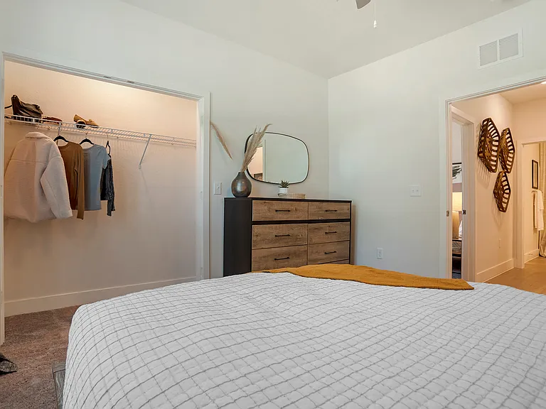 The Mason at Fremaux Park Apartments — Photo 8