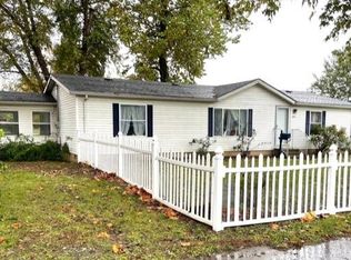 320 Clendenin St, Beardstown, IL 62618