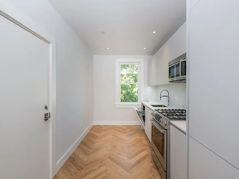 19 Forest St #23D — Photo 12