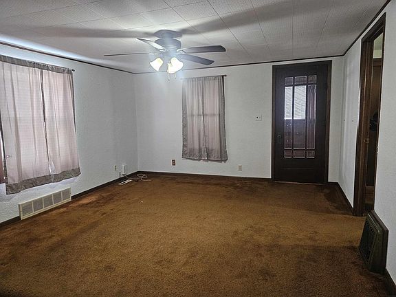 4th image of 109 W 2nd St