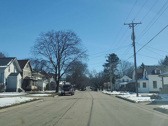5th image of 1322-1324 Greenwood Ave