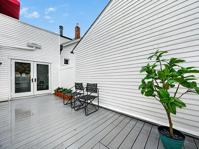 372 W Brown St #3 — Photo 37