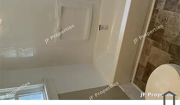 3 bed, 1000 sqft, $1,400 — Photo 3