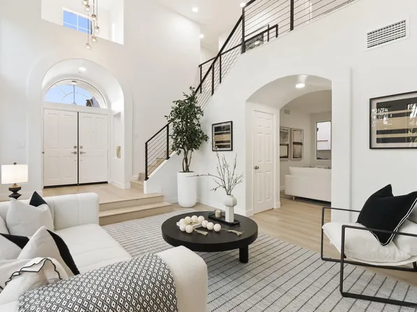 2459 N Summit Circle Gln, Escondido, CA 92026