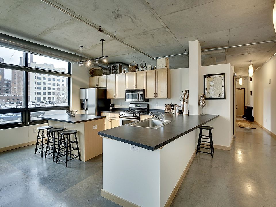1st image of 720 4th St N #115