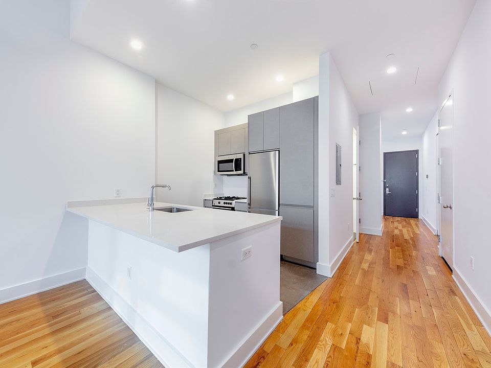 1st image of 321 W 37th St #8HH