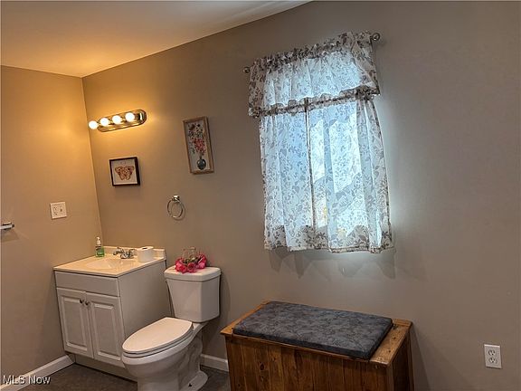 4th image of 118 Rainbow St