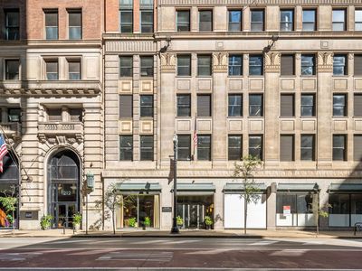 208 W Washington St APT 806, Chicago, IL, 60606