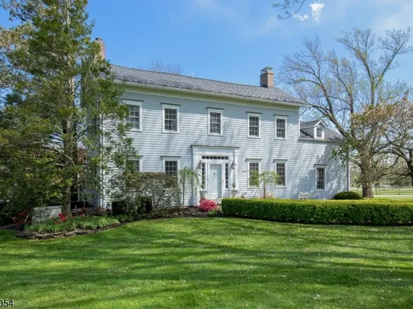 77 Homestead Rd, Tewksbury Twp., NJ 07830