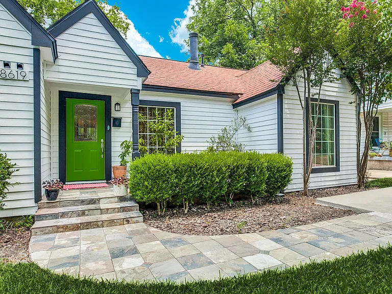 8619 Angora St — Photo 25