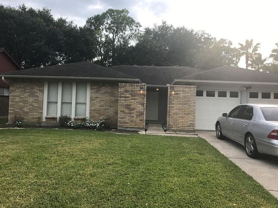 1st image of 309 Meadow Wood Ct