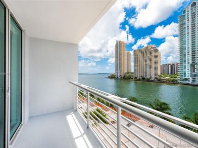 325 Biscayne Blvd #615, Miami, FL, 33131
