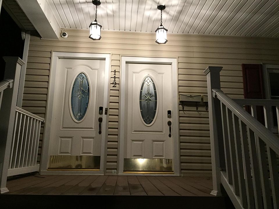 Left door is for upstairs