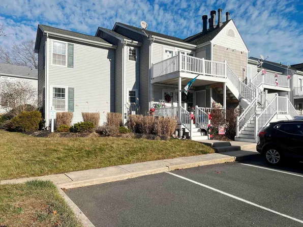 276 London Ct #276, Egg Harbor Township, NJ 08234
