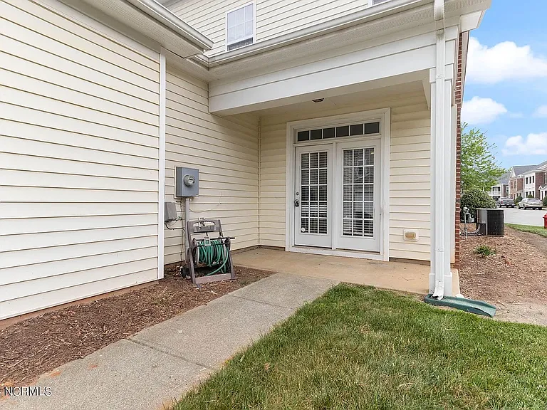 503 Dragby Ln — Photo 3