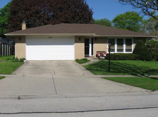 4407 Magnolia Dr, Rolling Meadows, IL 60008