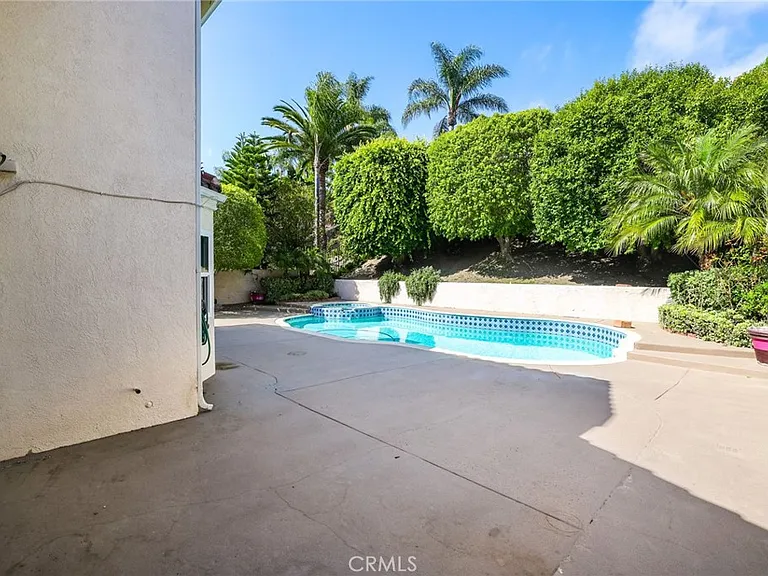 14 Fair Elms — Photo 55