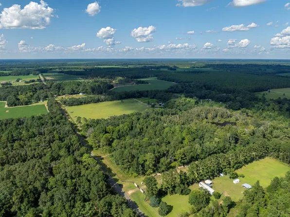 408 Peafowl Rd, Sylvester, GA 31791
