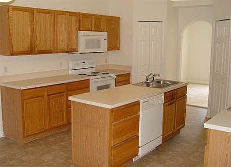 3rd image of 19 Pine Croft Ln