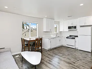 3 bed, 1200 sqft, $5,000 — Photo 2